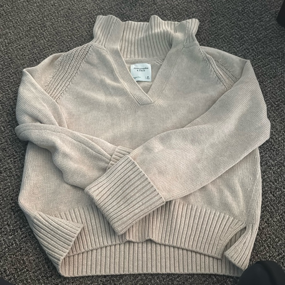 Abercrombie v-neck sweater. Tan. Size M.